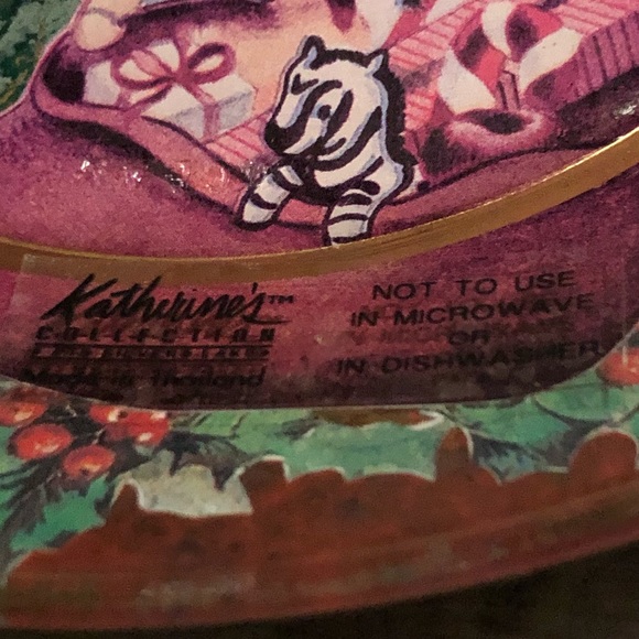 Katherine's Collection Books from Santa's Surprise Pack Glass Plate - Picture 2 of 13